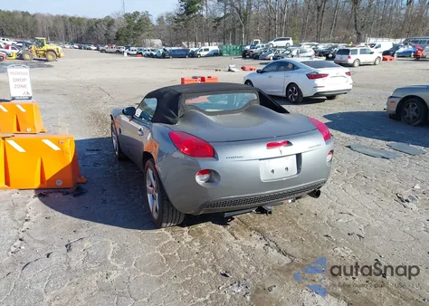 2006 Pontiac Solstice z USA, uszkodzony, nr VIN 1G2MB33B86Y102073